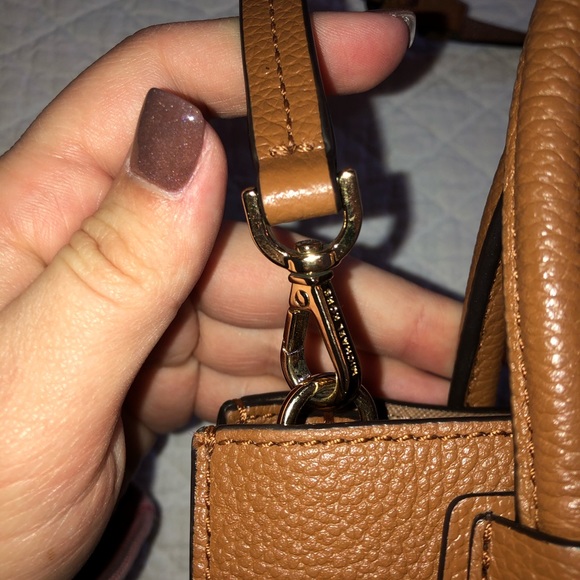 Tan leather Michael Kors purse - Picture 7 of 8